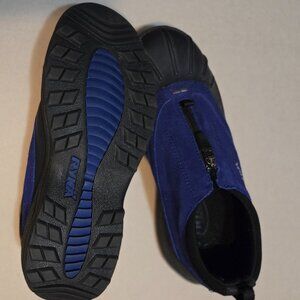 New Women's Ryka snow shoes